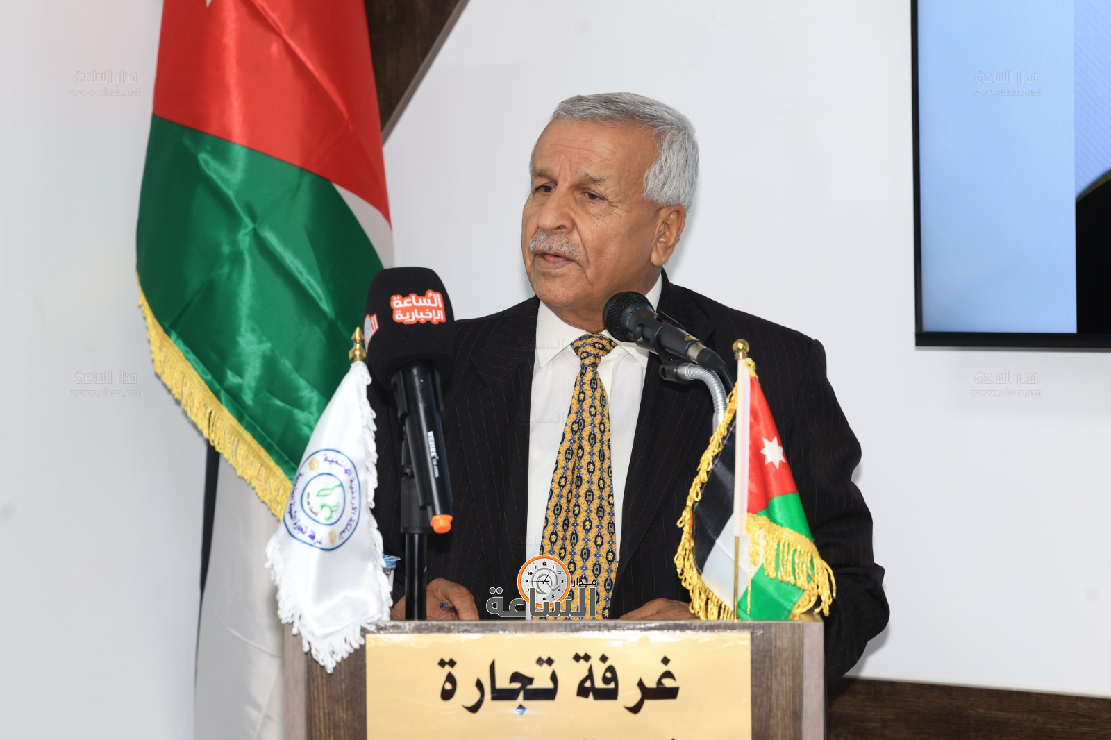 Madar Al-Saa Images 0.517150146417656