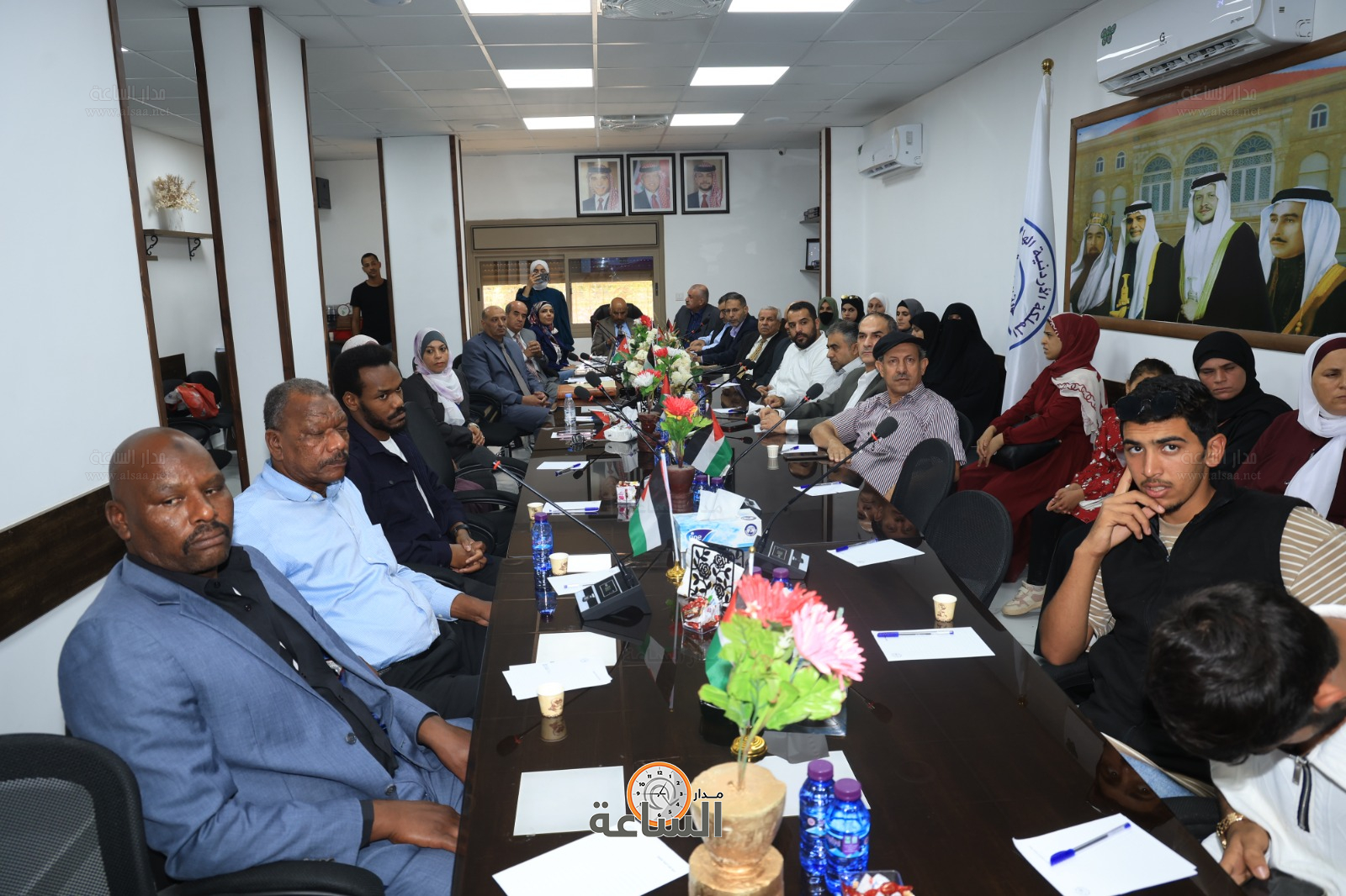 Madar Al-Saa Images 0.15704331046379205