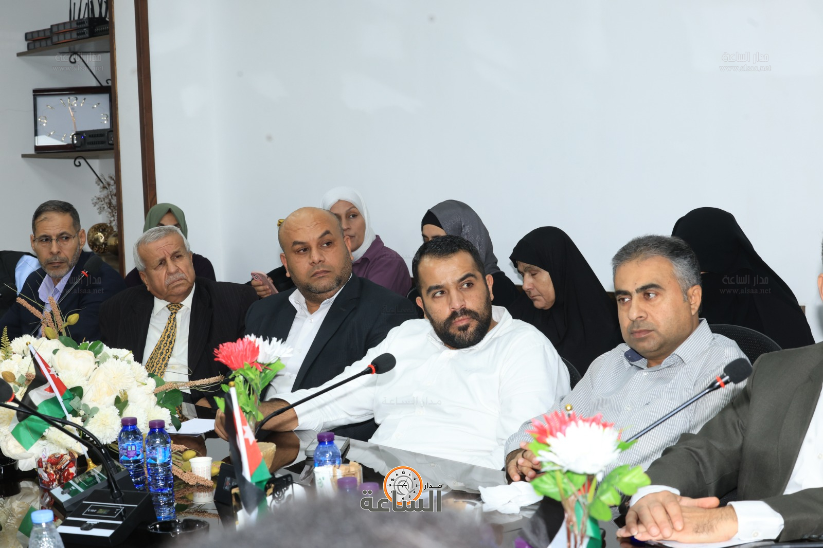 Madar Al-Saa Images 0.6282159714801618