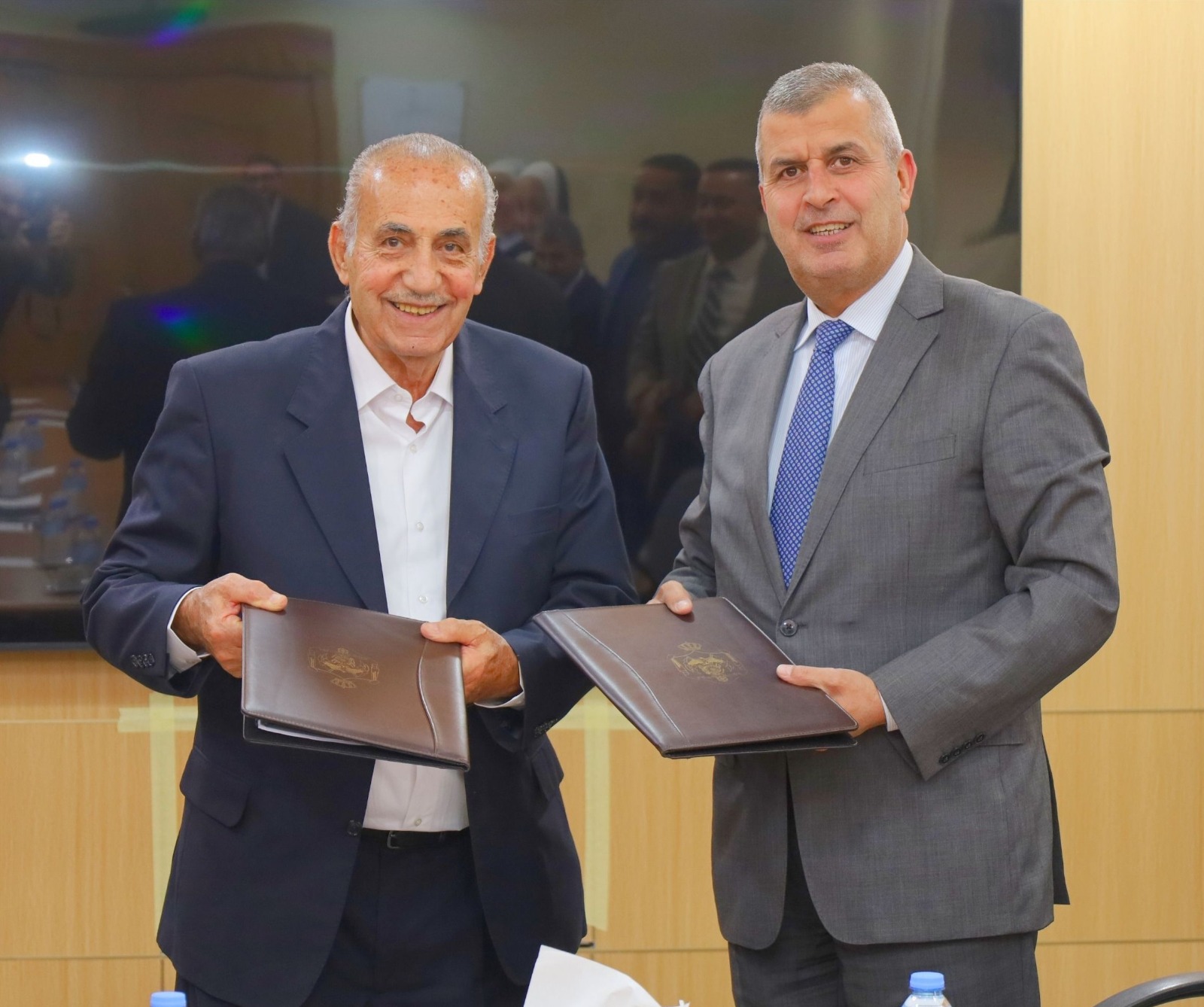 Madar Al-Saa Images 0.30831670747393447