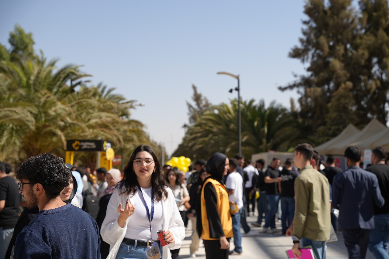 Madar Al-Saa Images 0.9152498745826454