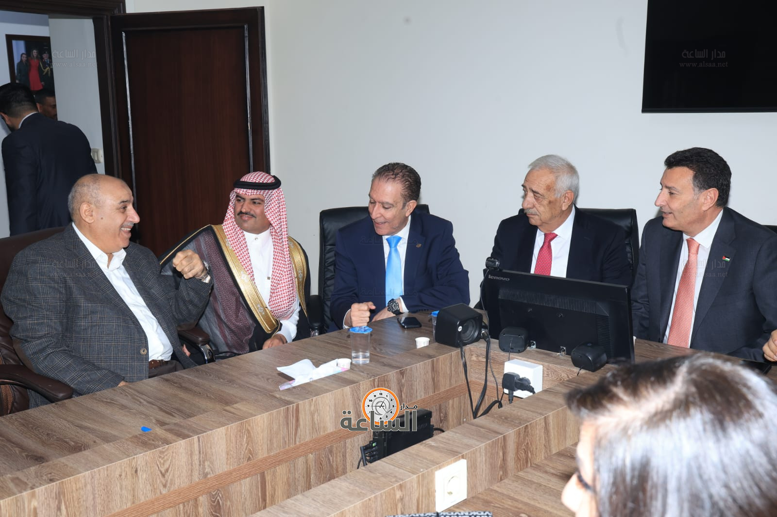 Madar Al-Saa Images 0.8980666201616961