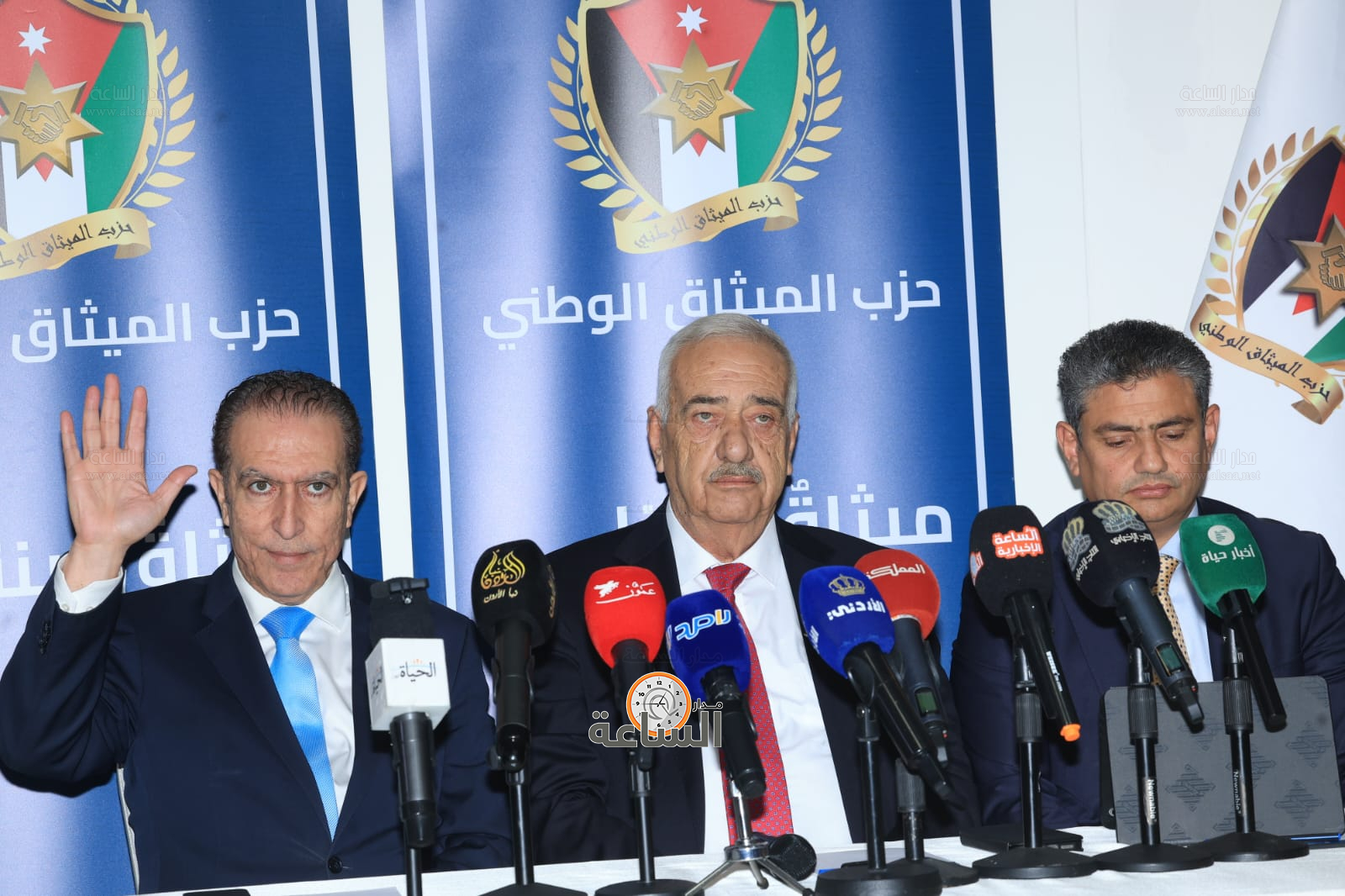 Madar Al-Saa Images 0.8195119643750226