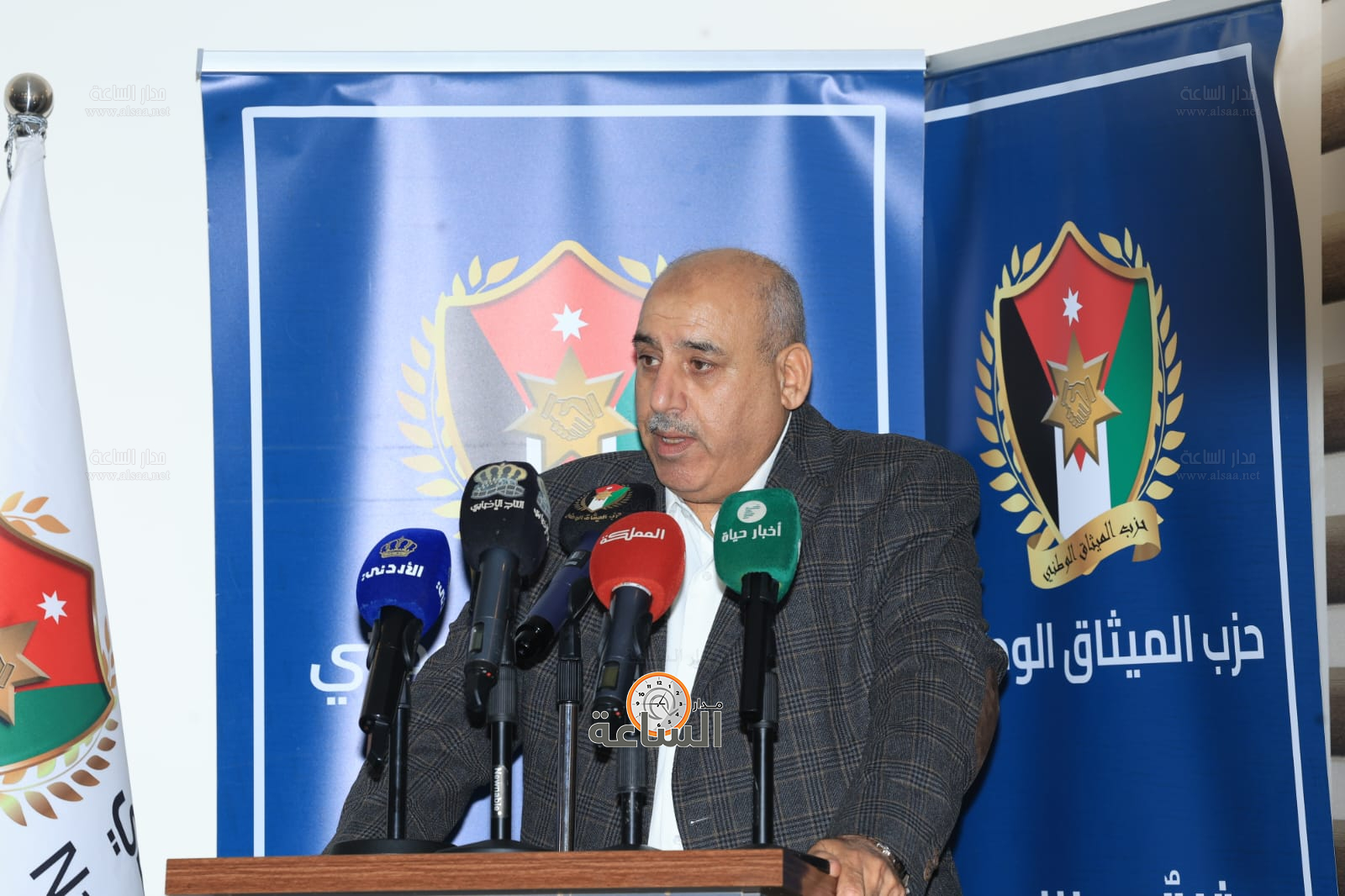 Madar Al-Saa Images 0.6397010324355369