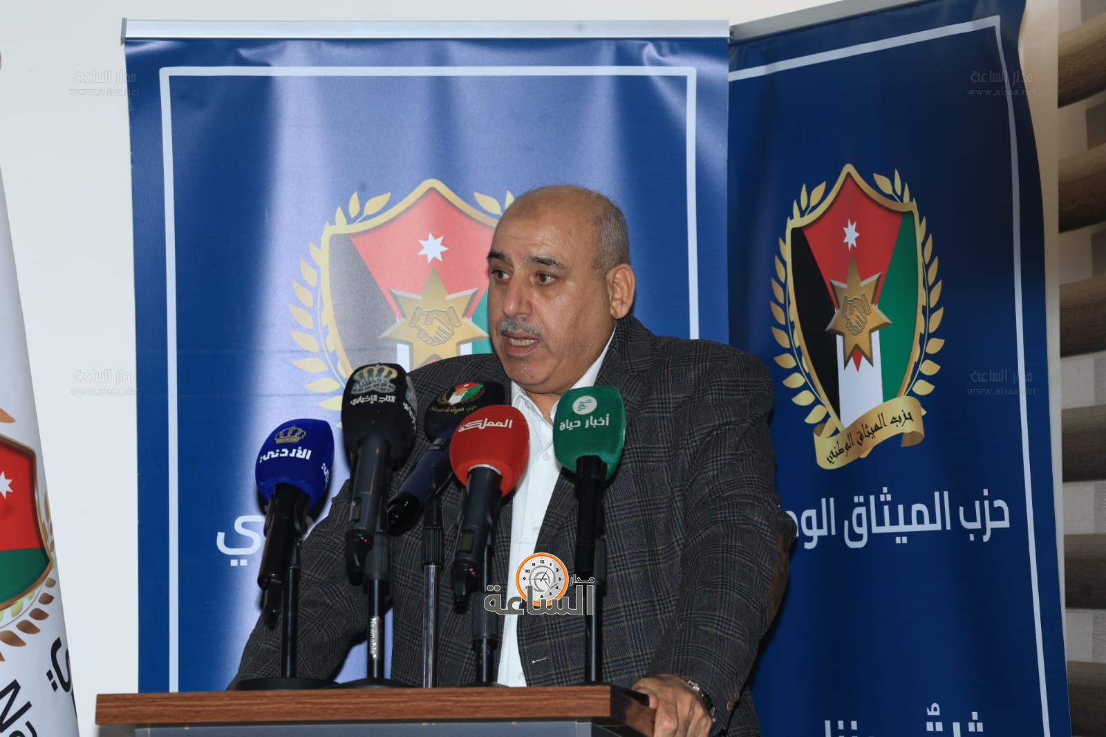 Madar Al-Saa Images 0.23747280954500138