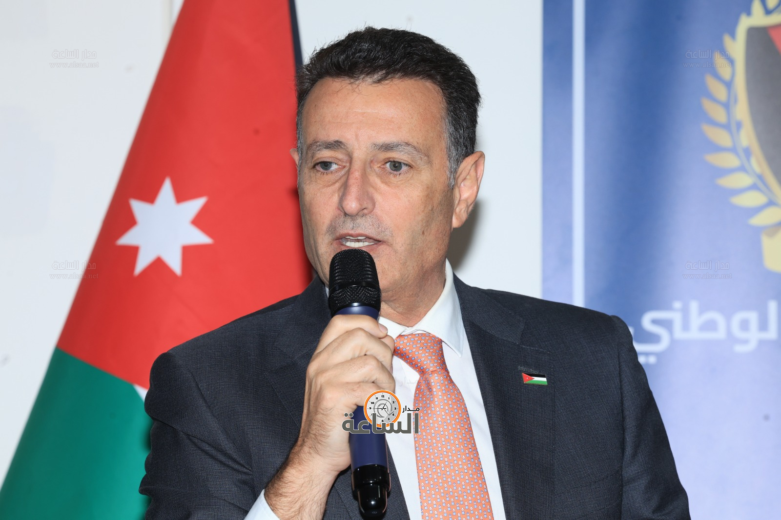 Madar Al-Saa Images 0.028433053026603816