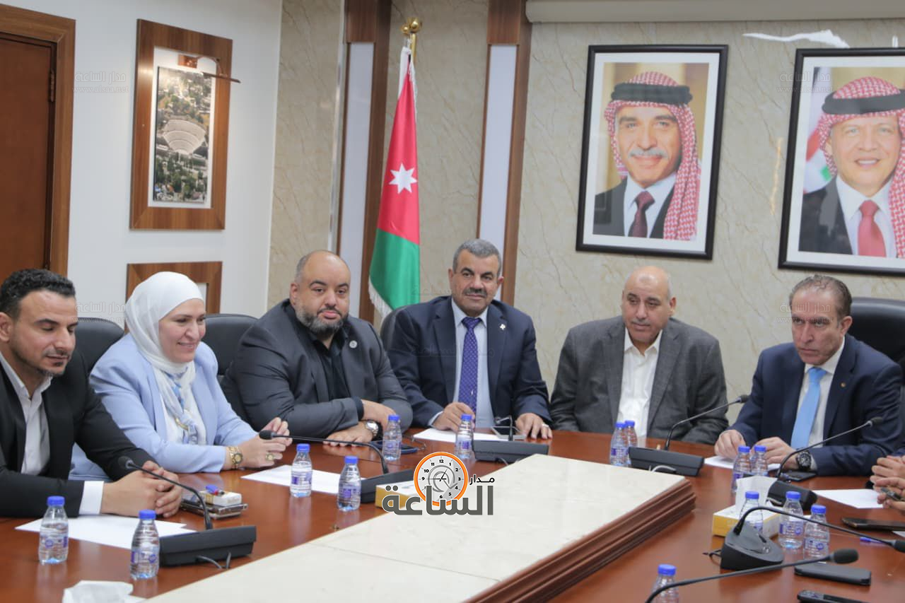 Madar Al-Saa Images 0.9597700218354629