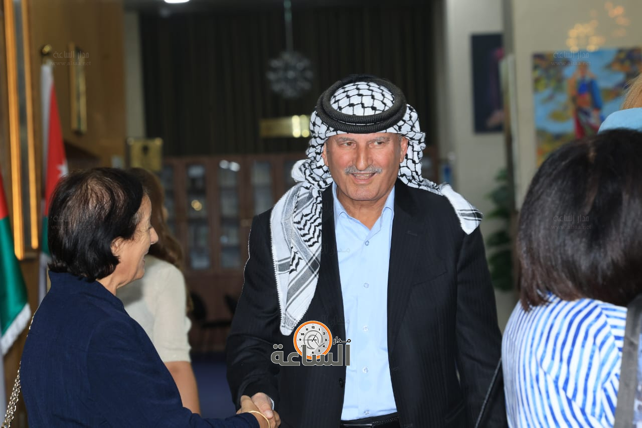 Madar Al-Saa Images 0.6575825632437352