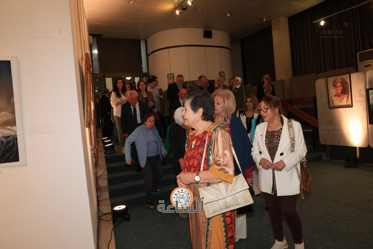 Madar Al-Saa Images 0.4935183883236518