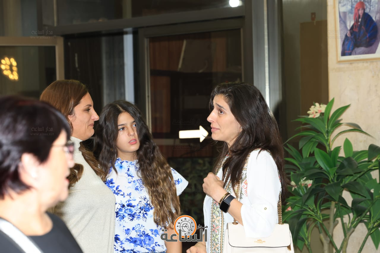 Madar Al-Saa Images 0.6937491225044445