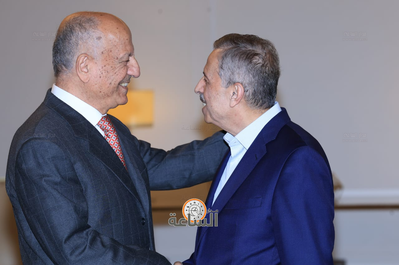 Madar Al-Saa Images 0.389468583860214