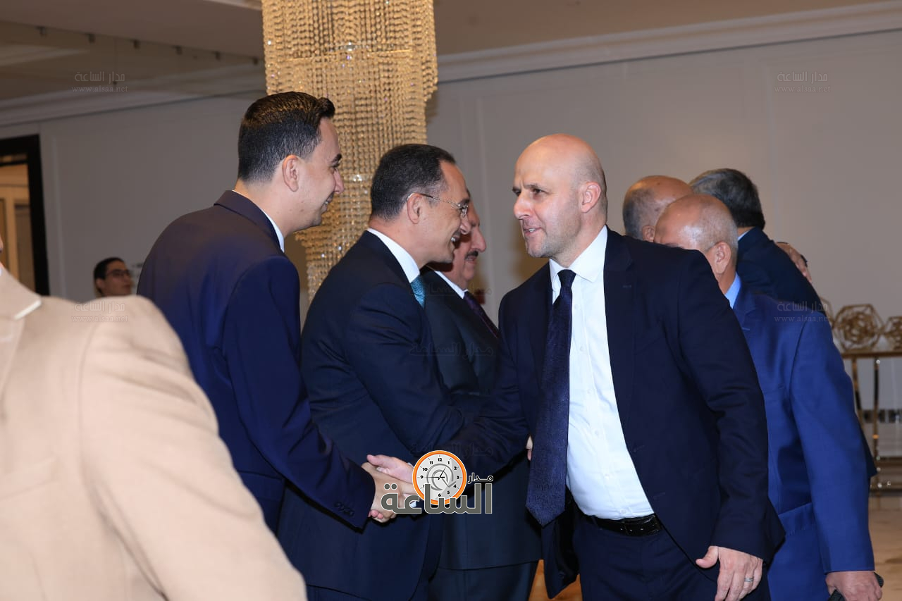 Madar Al-Saa Images 0.860726050625265