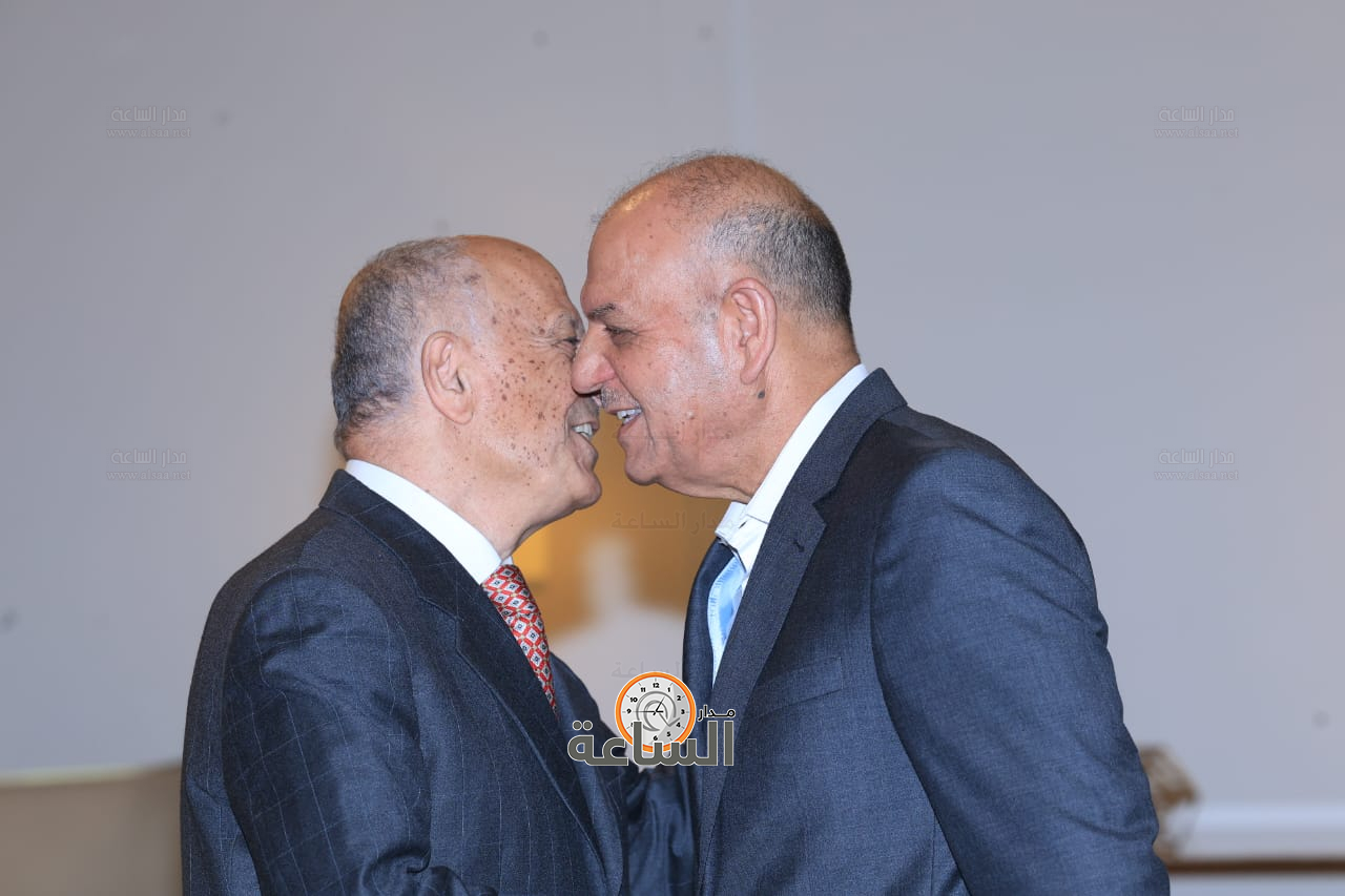 Madar Al-Saa Images 0.7494915387556308