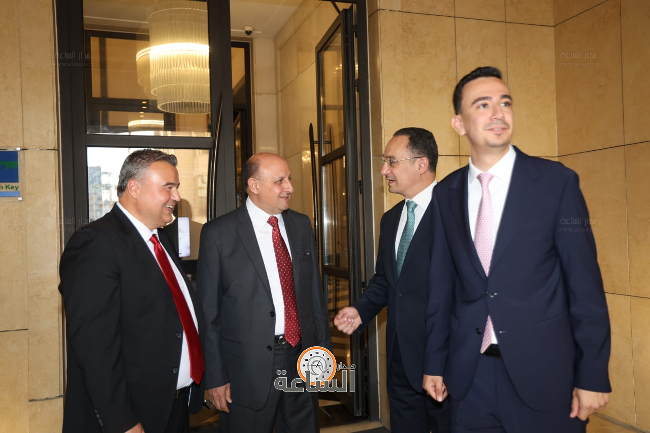 Madar Al-Saa Images 0.6987239422525663