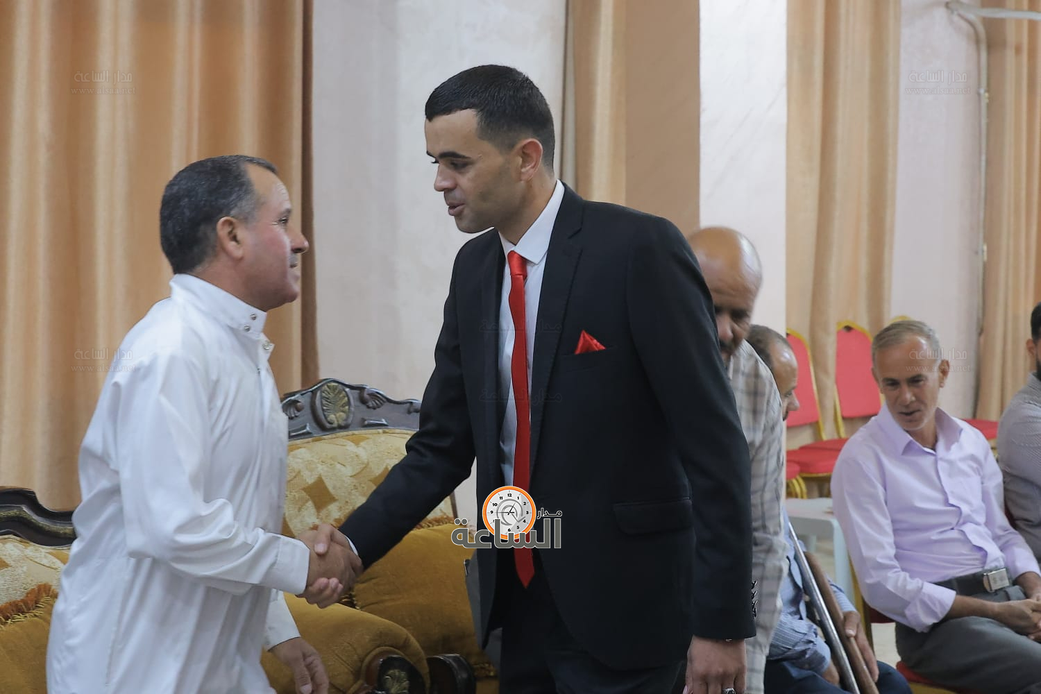 Madar Al-Saa Images 0.6120764176766009