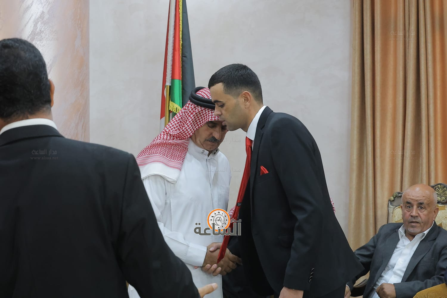 Madar Al-Saa Images 0.9313614811374731