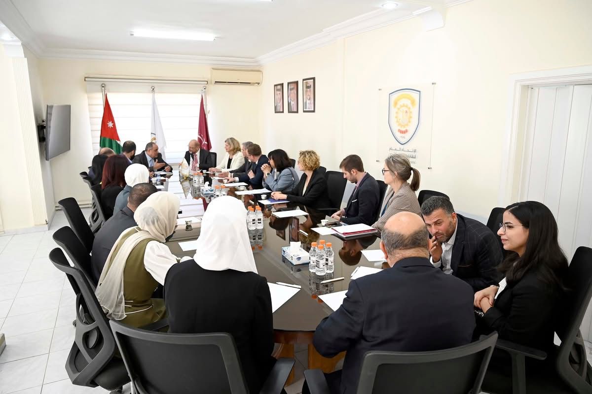 Madar Al-Saa Images 0.33773531878197127