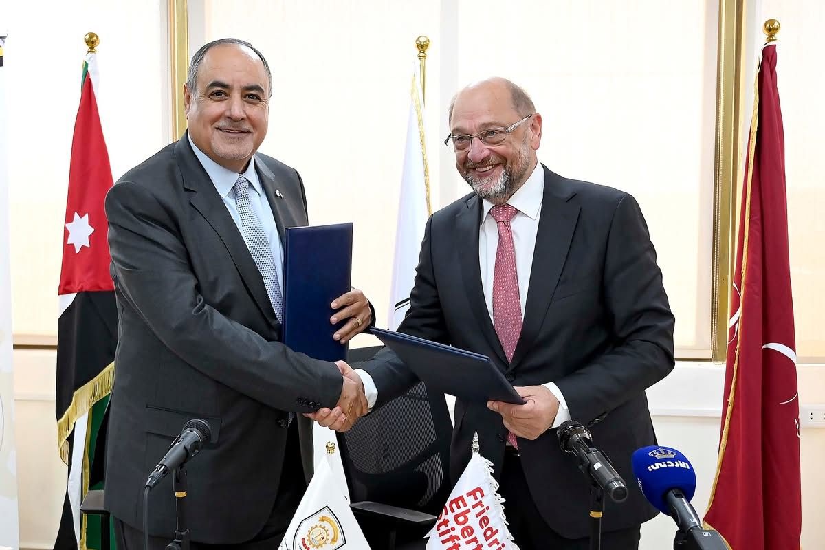 Madar Al-Saa Images 0.5838992682975074