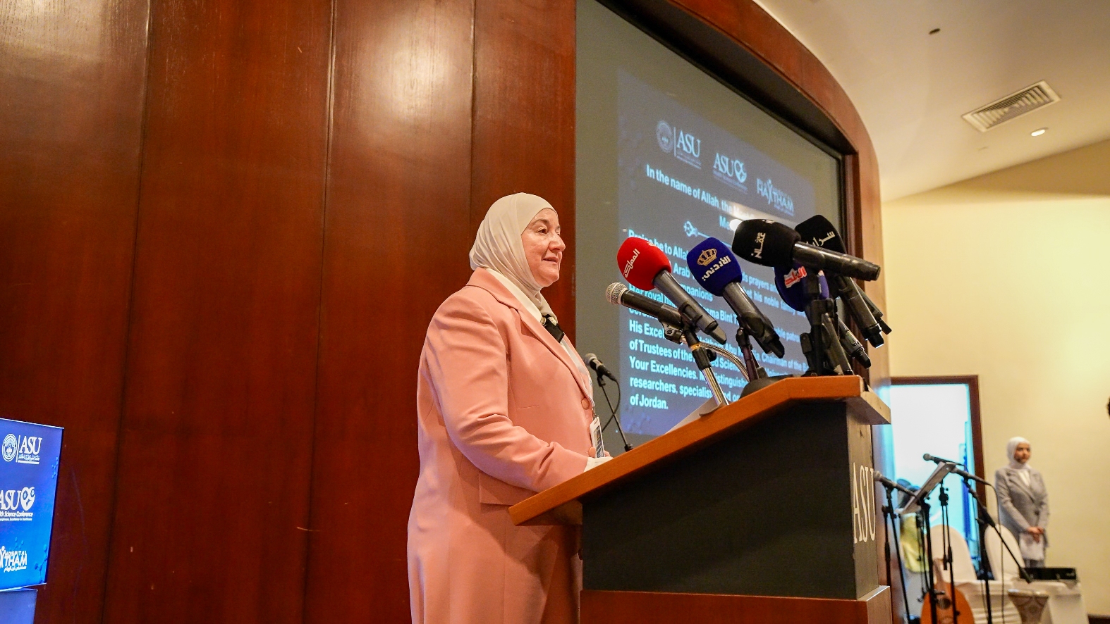 Madar Al-Saa Images 0.9931903952962751