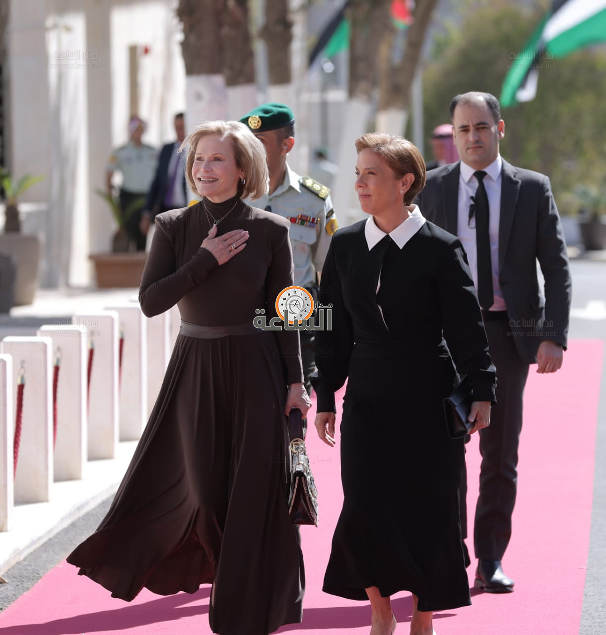 Madar Al-Saa Images 0.01920392136404958