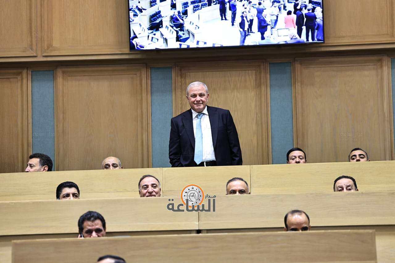 Madar Al-Saa Images 0.3462353331929443