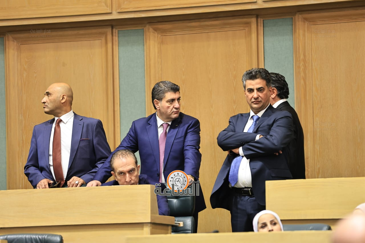 Madar Al-Saa Images 0.536289377503861