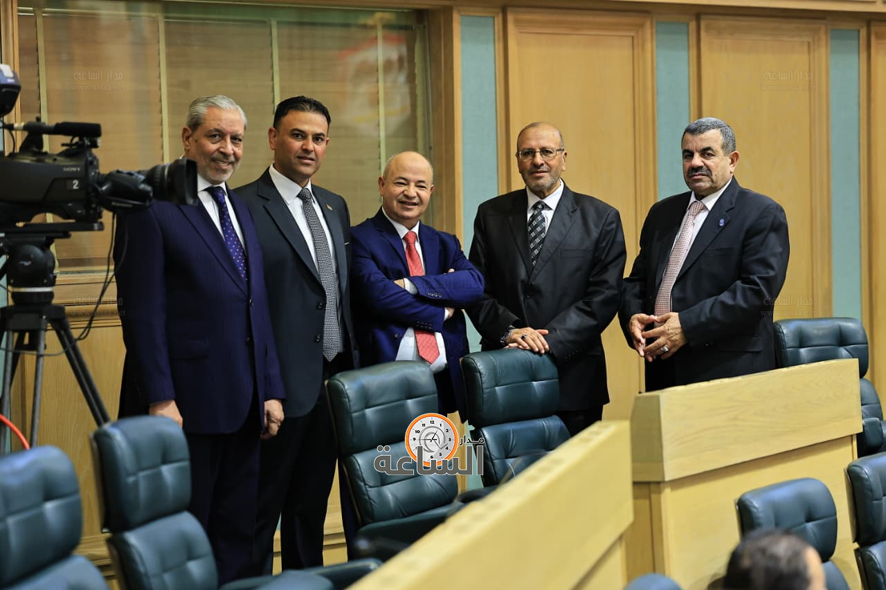 Madar Al-Saa Images 0.37548681132096007