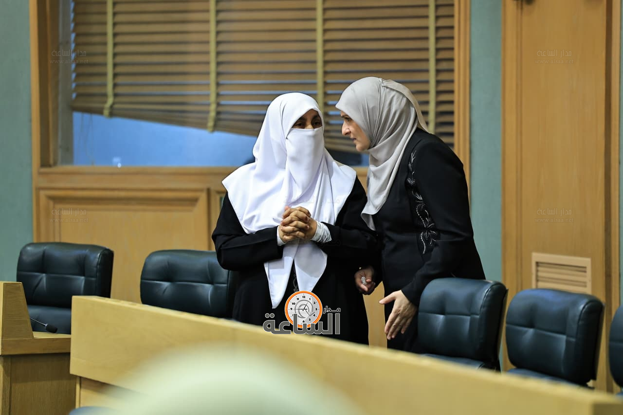 Madar Al-Saa Images 0.3053761172754852