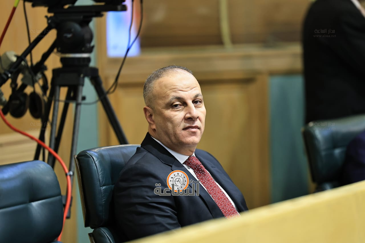 Madar Al-Saa Images 0.7617882405813525