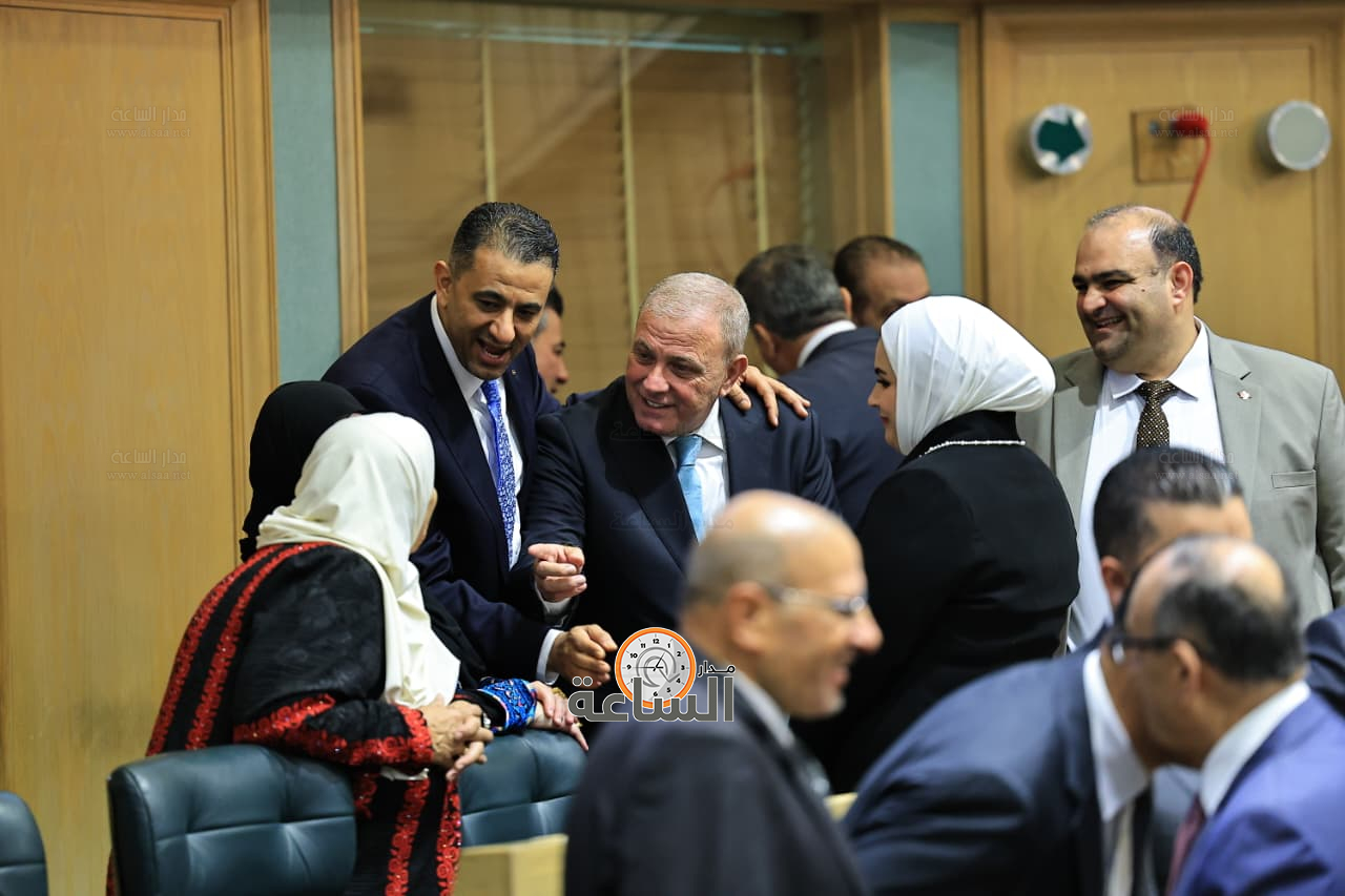 Madar Al-Saa Images 0.6033385241233026