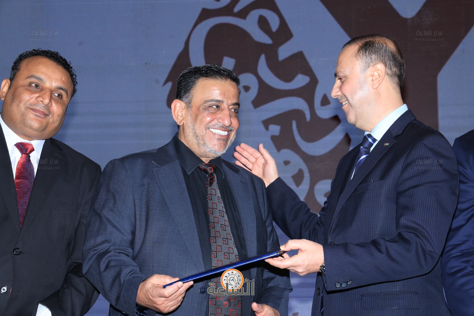 Madar Al-Saa Images 0.13683795828901513