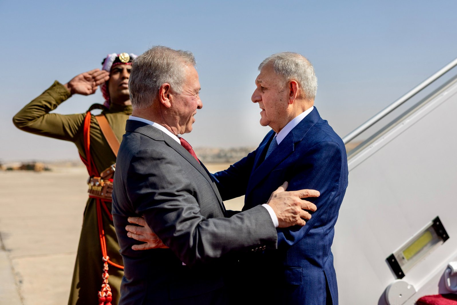 Madar Al-Saa Images 0.2408290249059747