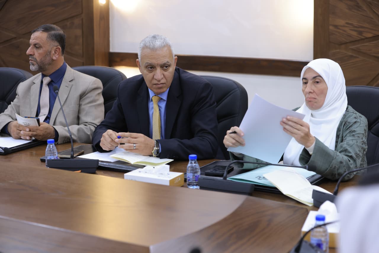 Madar Al-Saa Images 0.08164172641265377