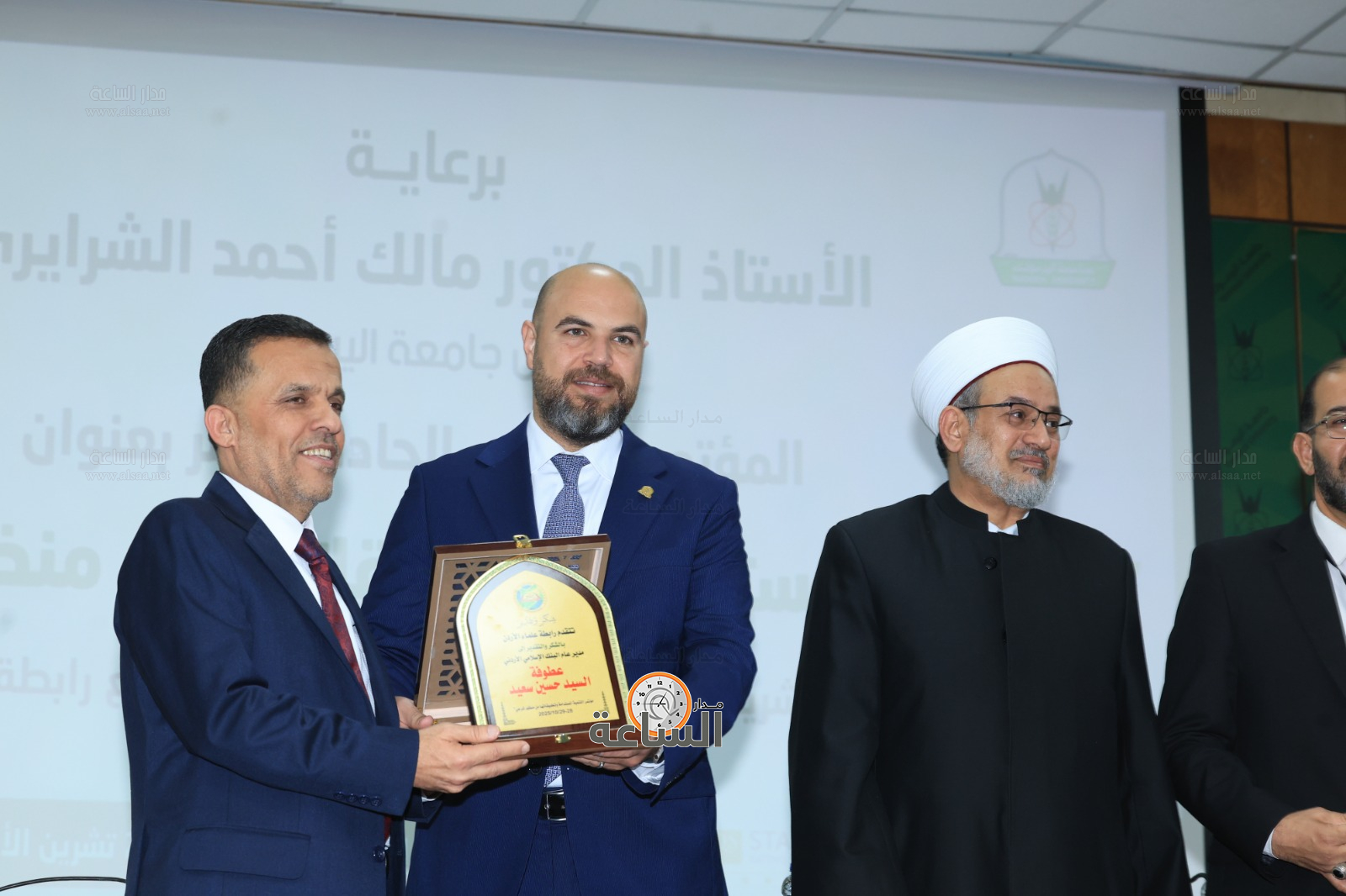 Madar Al-Saa Images 0.4034360255399704