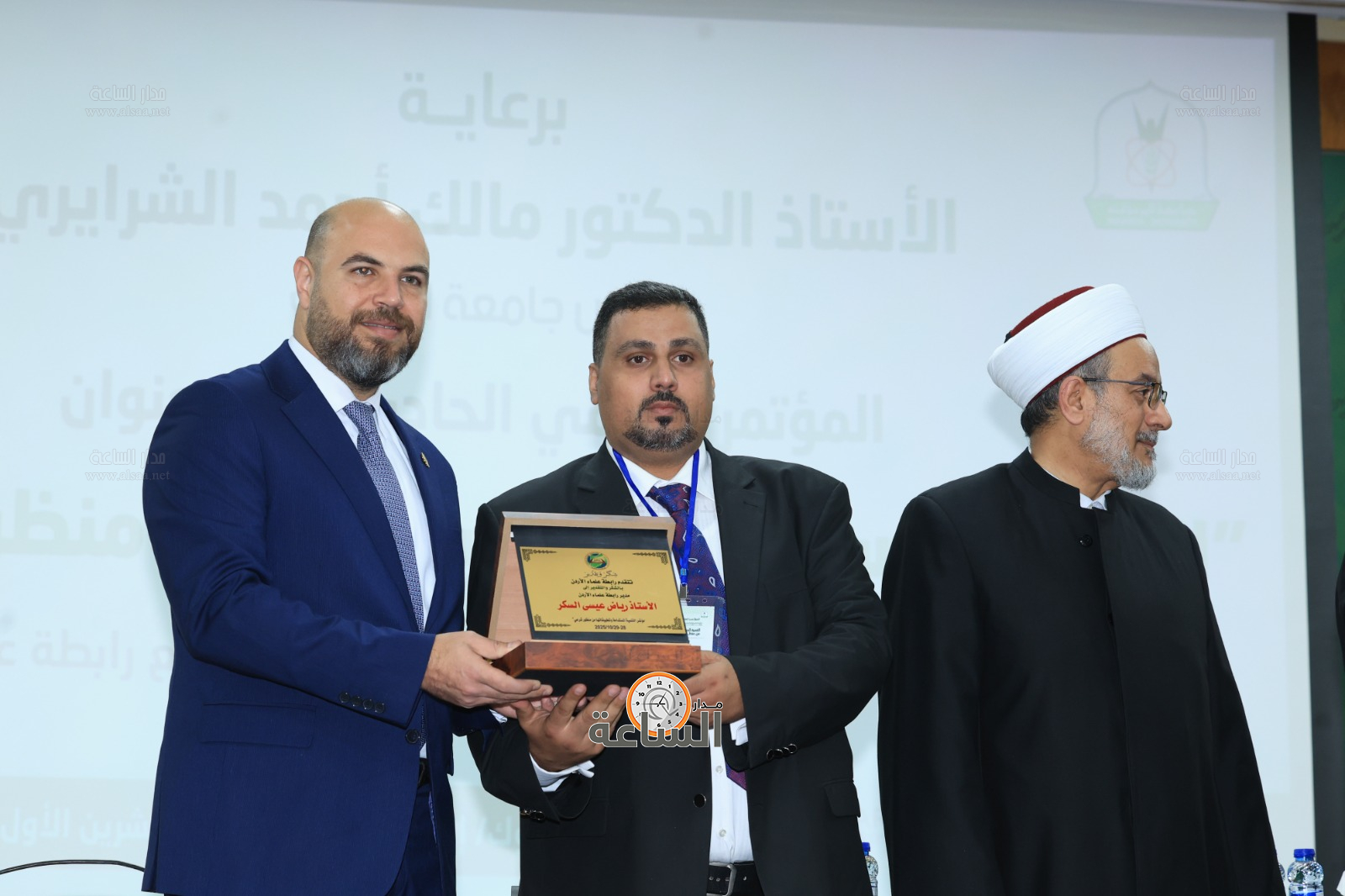 Madar Al-Saa Images 0.9145405331213119