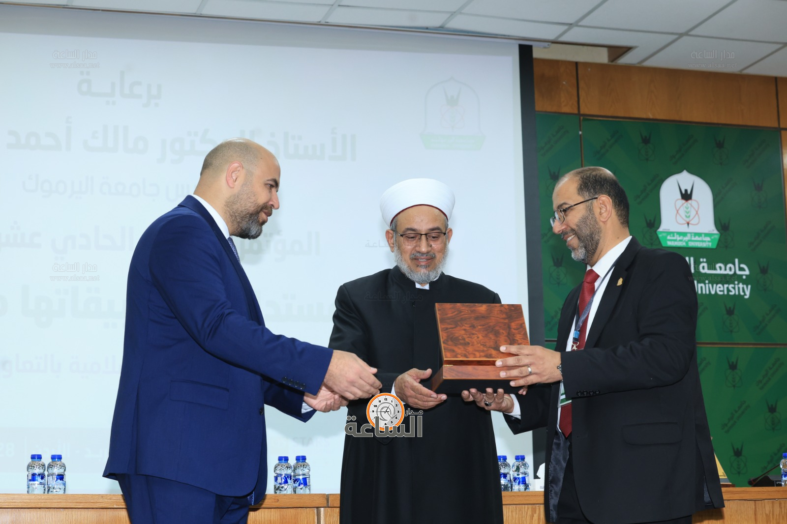 Madar Al-Saa Images 0.9552629282460754