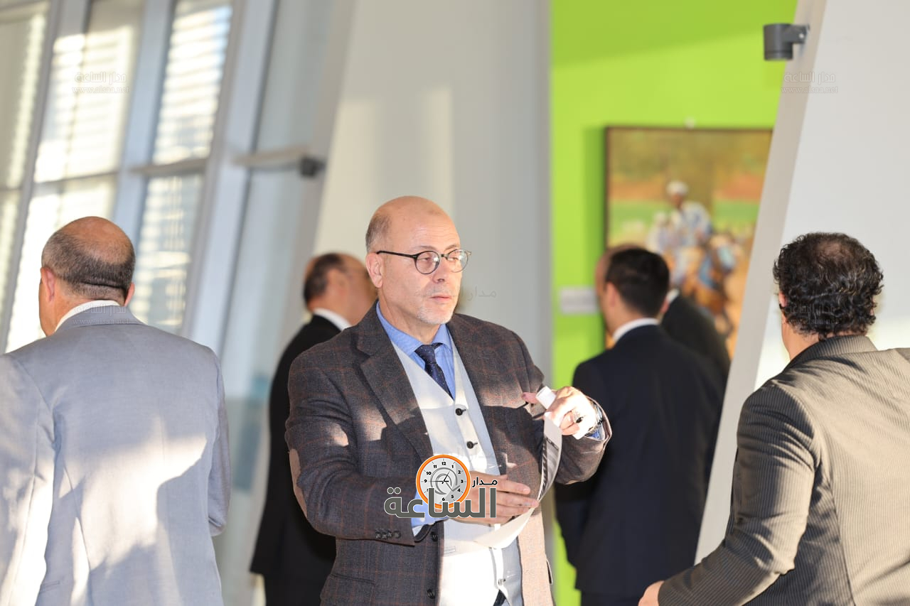 Madar Al-Saa Images 0.7481509394405685