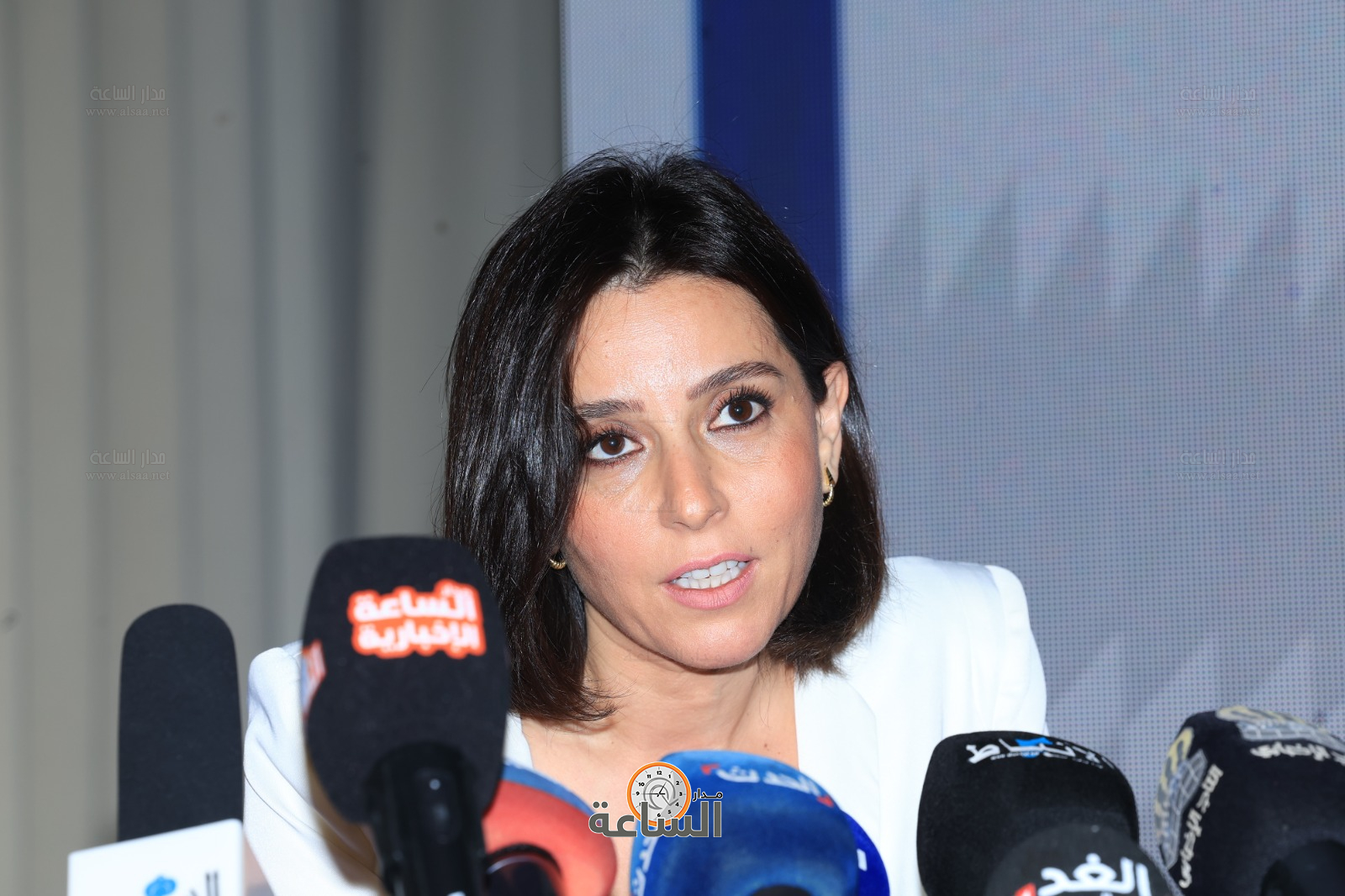 Madar Al-Saa Images 0.927824390921801