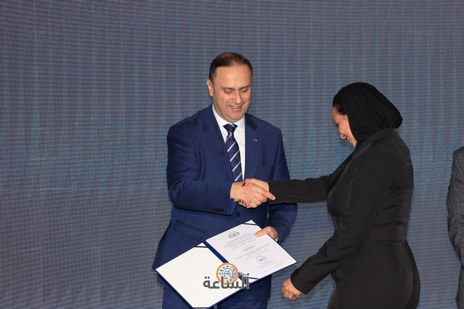 Madar Al-Saa Images 0.0827562687384863