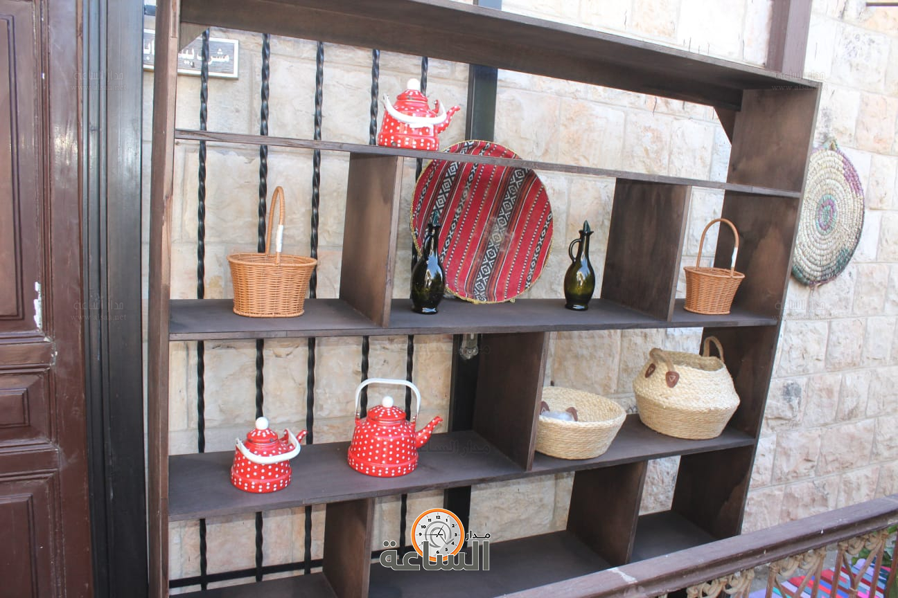 Madar Al-Saa Images 0.558334841945906