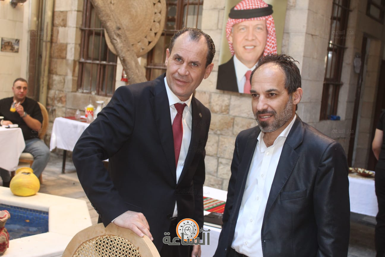 Madar Al-Saa Images 0.8840665377932208