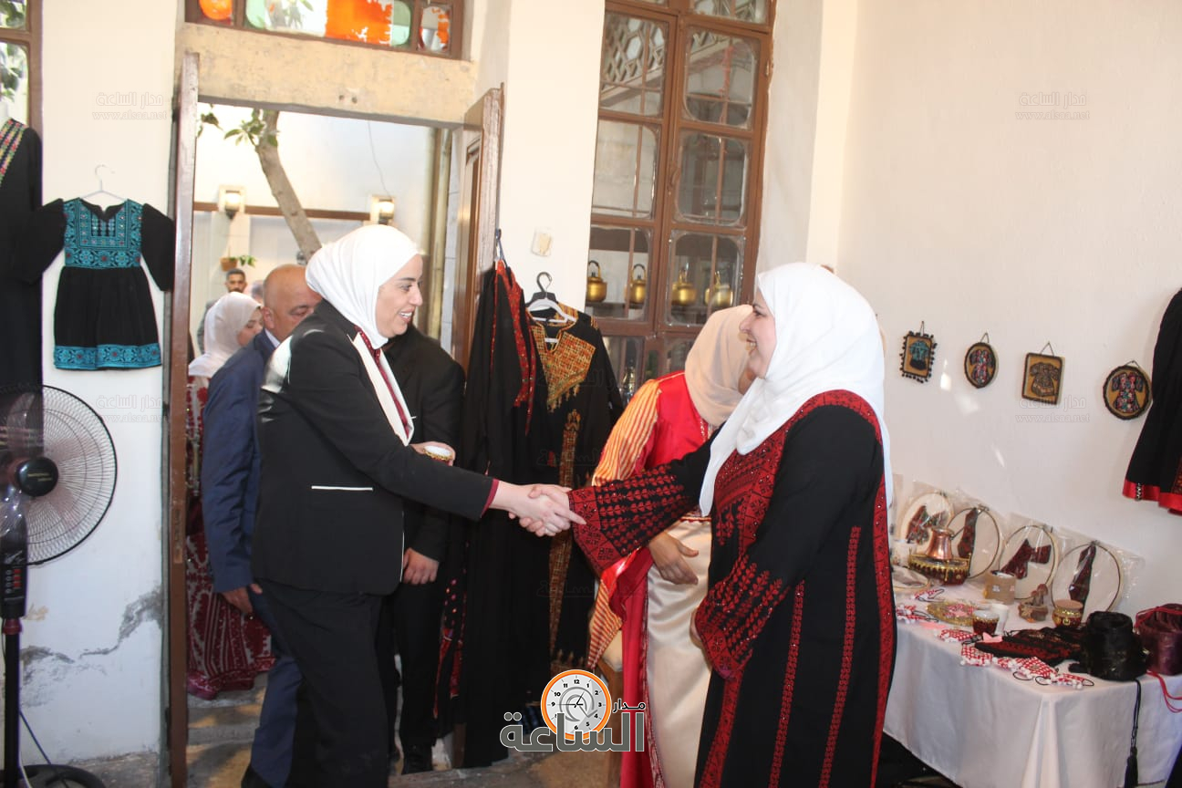 Madar Al-Saa Images 0.10716631817691069