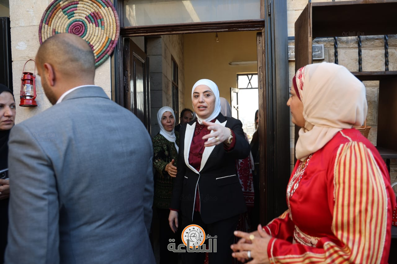 Madar Al-Saa Images 0.03088432221951065