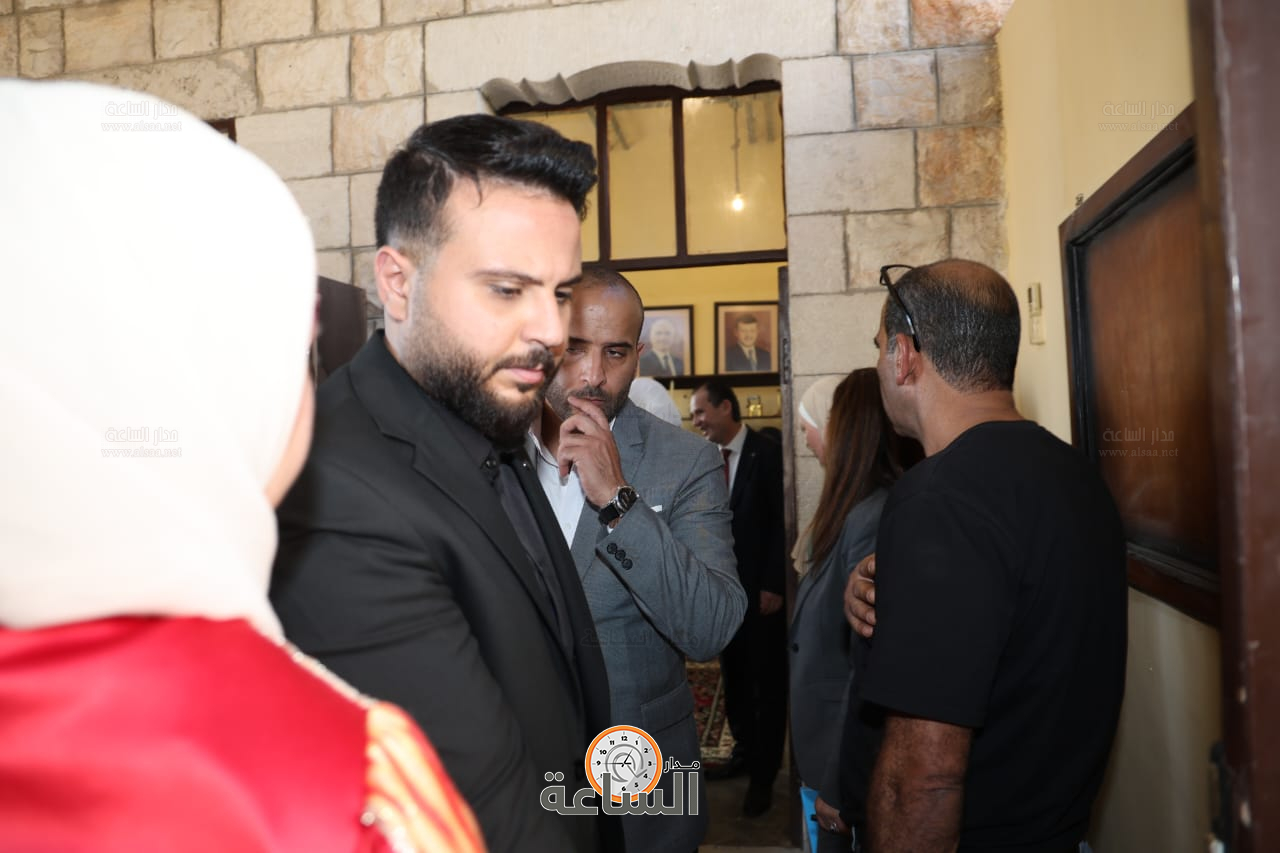 Madar Al-Saa Images 0.22491555561459353