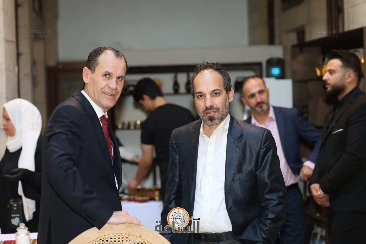 Madar Al-Saa Images 0.44831890790834905