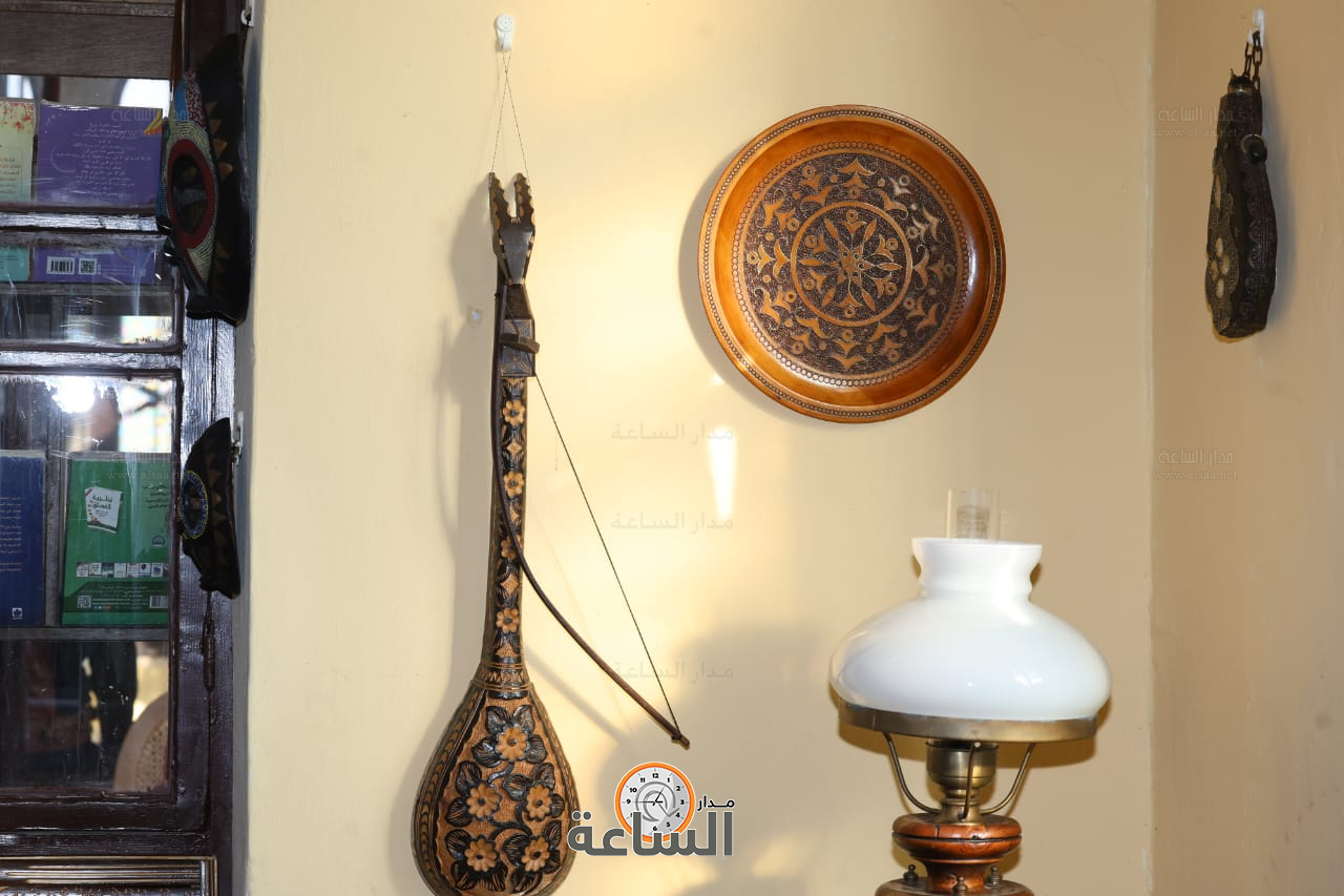 Madar Al-Saa Images 0.0035194574788908195