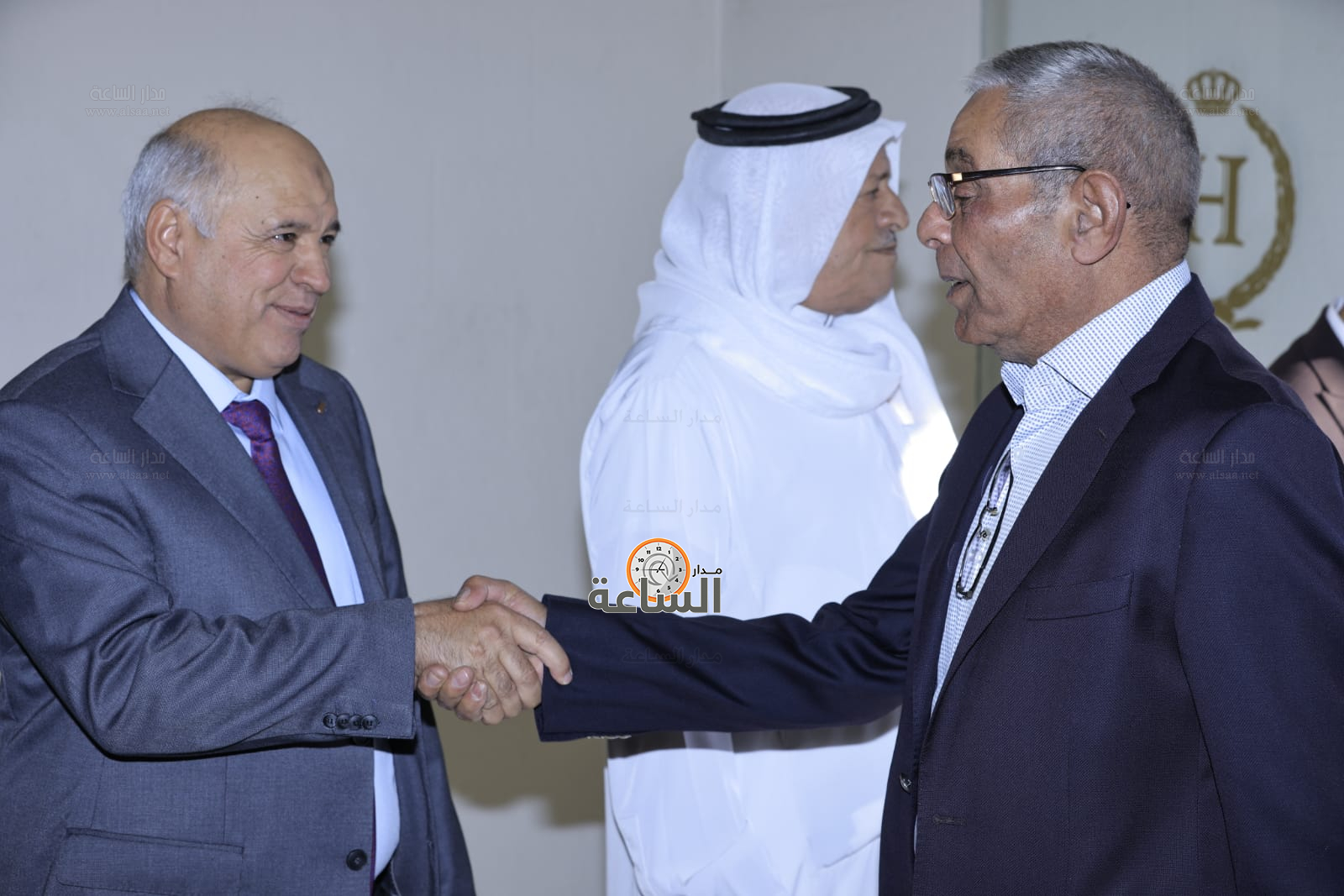 Madar Al-Saa Images 0.7120743529779837