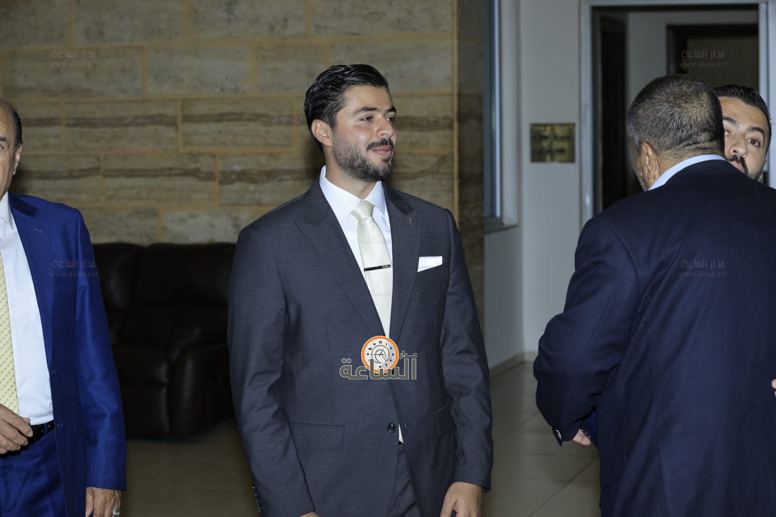 Madar Al-Saa Images 0.17460138198677