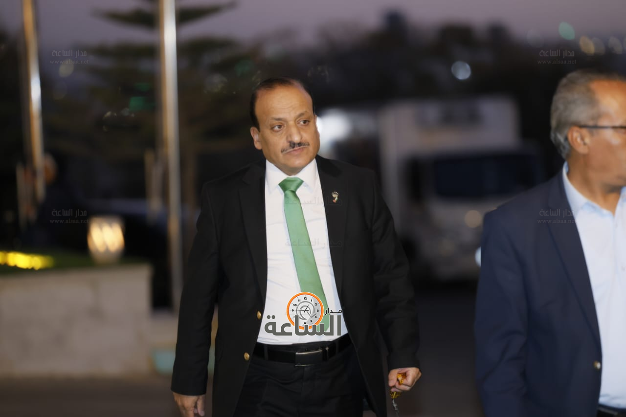 Madar Al-Saa Images 0.4626726757384151