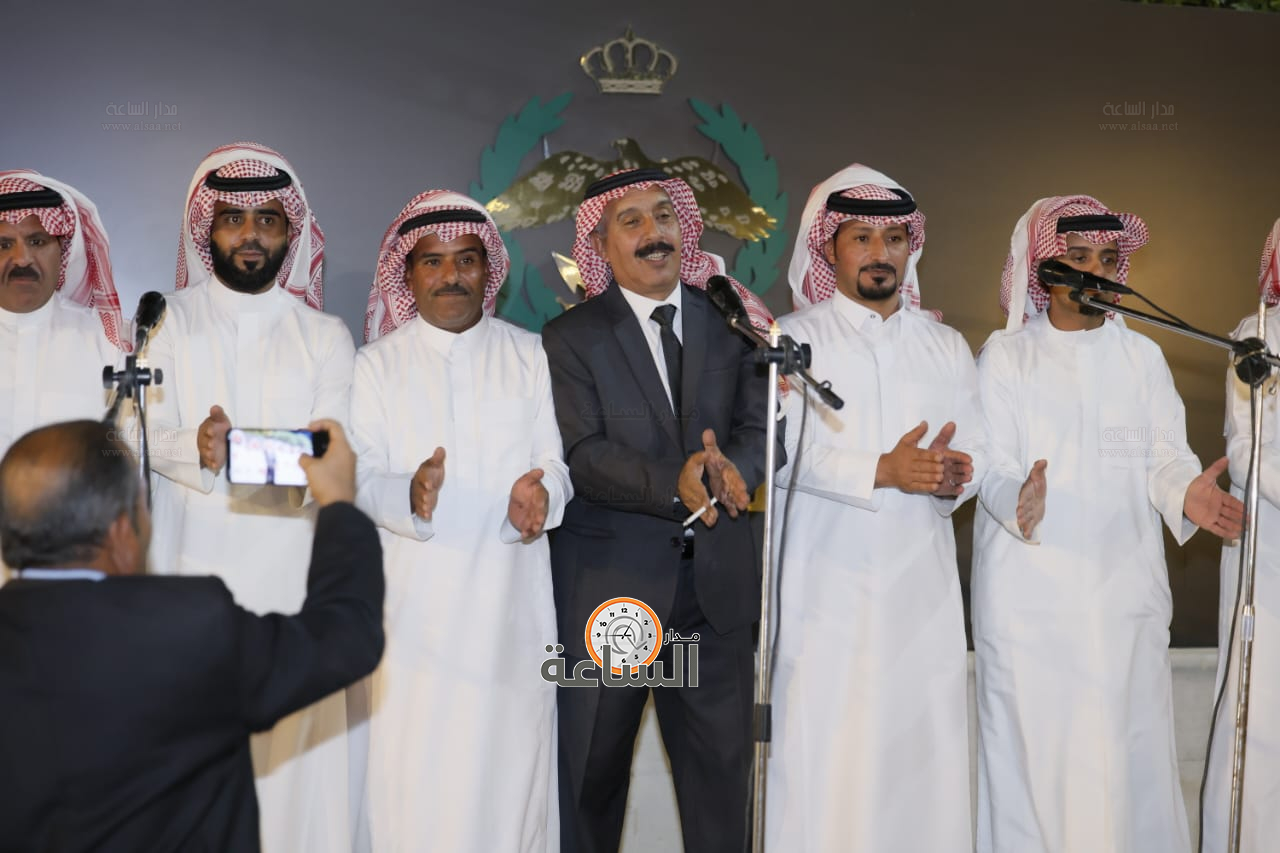 Madar Al-Saa Images 0.17098338860192674